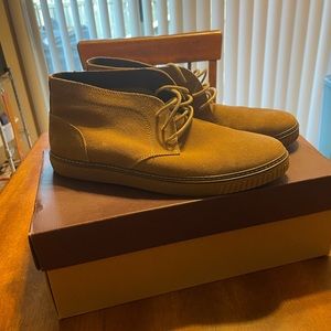 Johnston & Murphy chukka in taupe WR suede size 10. Brand new never work.